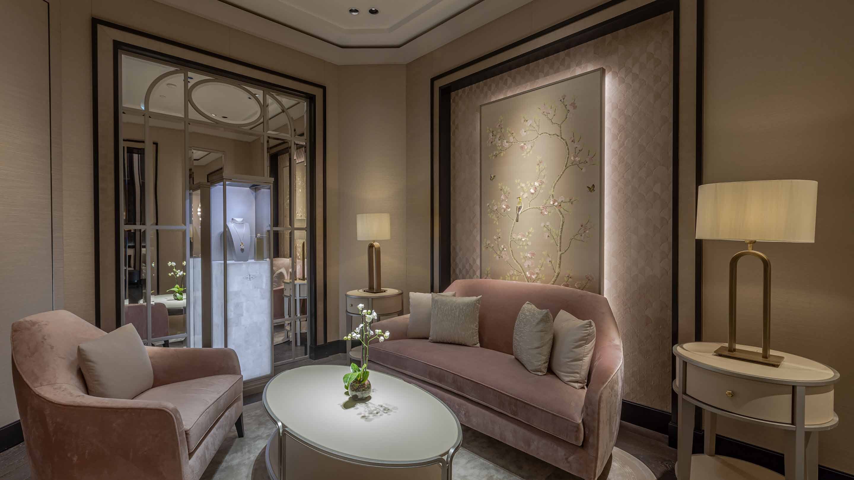 Dubai vendome mall lusail present the salon view, Van cleef and Arpels