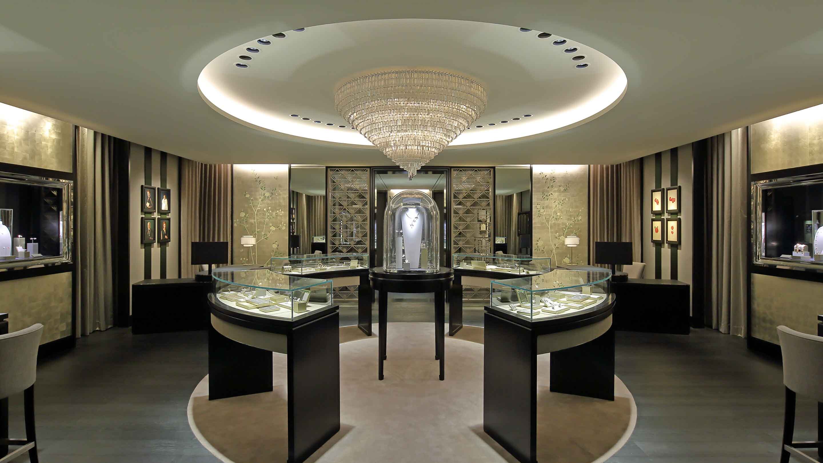 osaka shinsaibashi boutique present the main aera view, van cleef and arpels