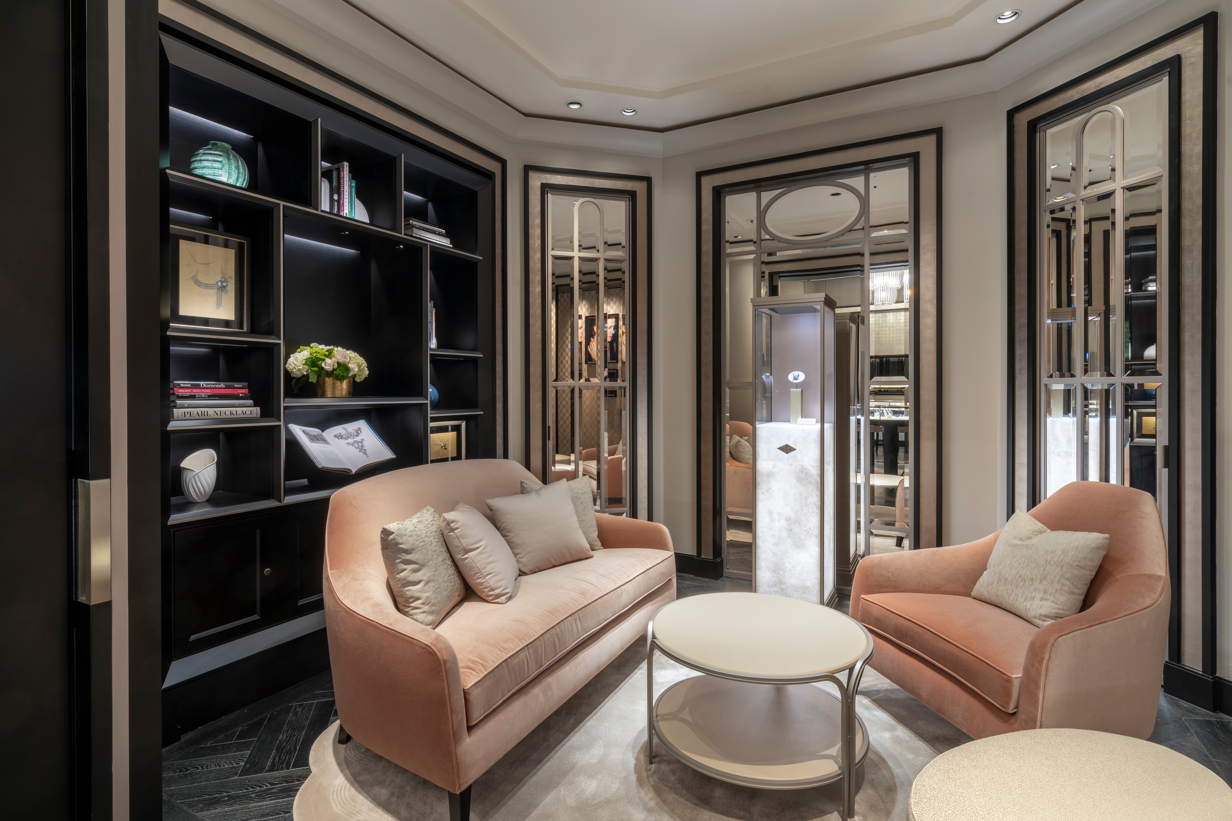 Palo Alto Neiman Marcus boutique present the salon view, Van Cleef Arpels