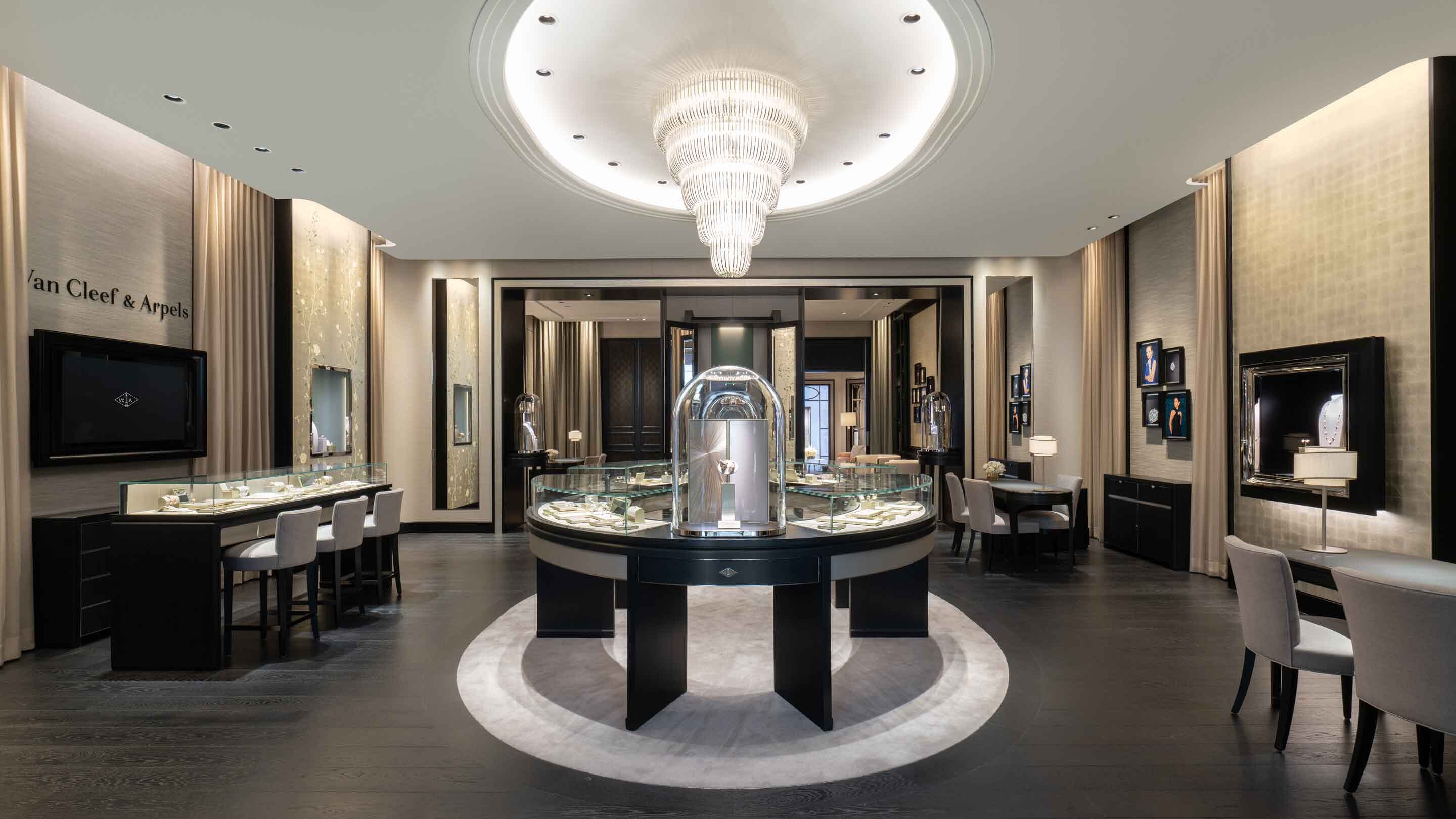 Mc lean tyson boutique present the main aera view, van cleef arpels