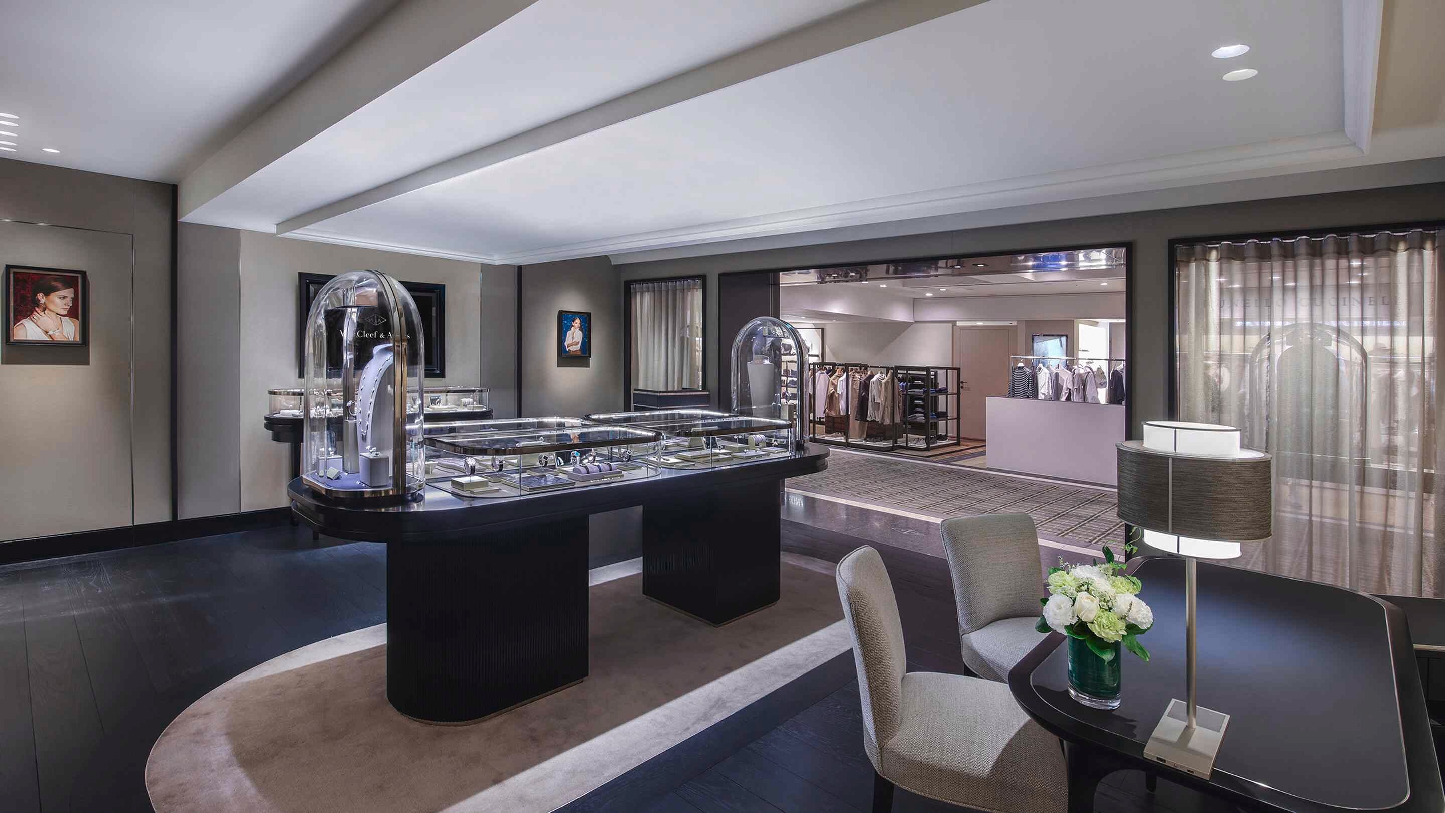 Osaka boutique present the main area view, van cleef arpels