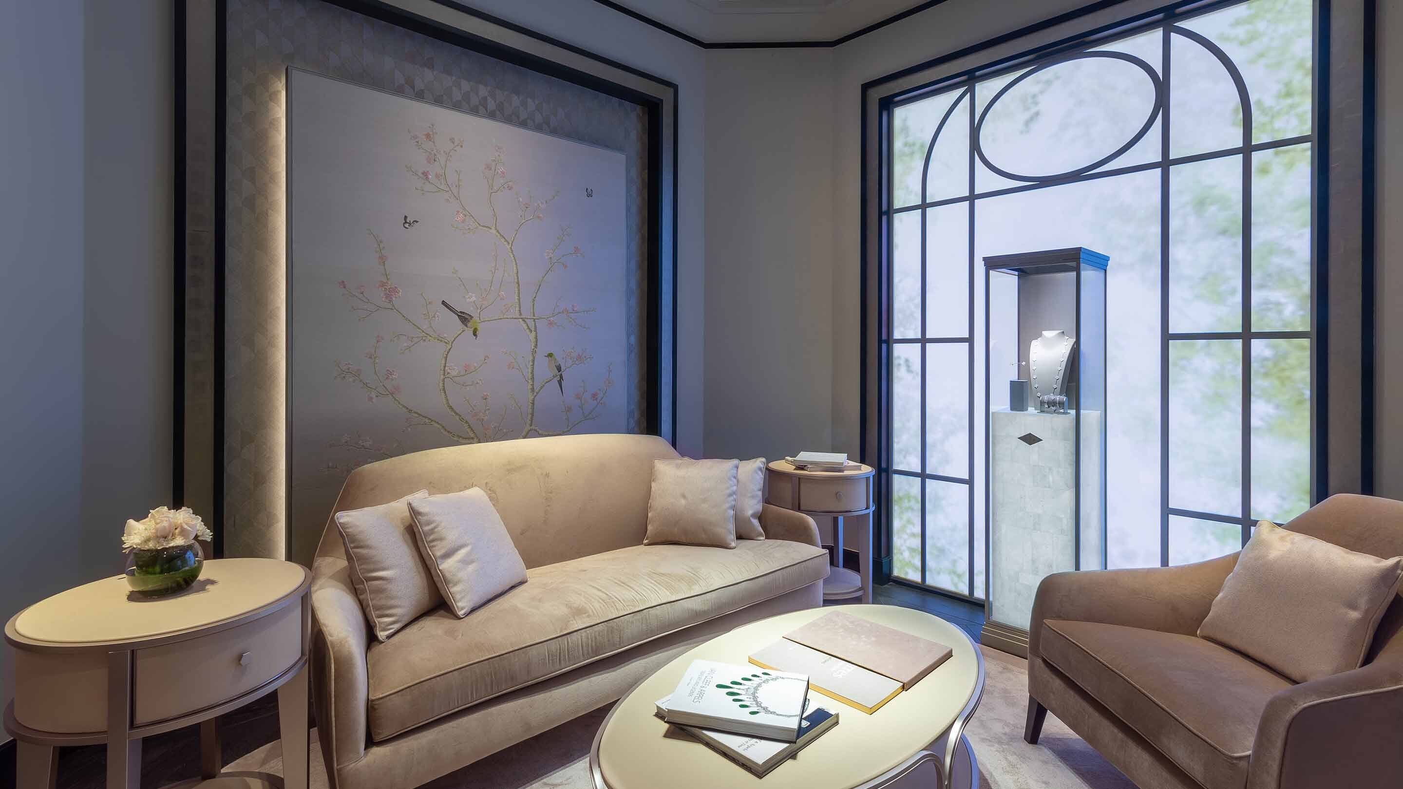 Doha katara plaza boutique present the salon view, van cleef and arpels