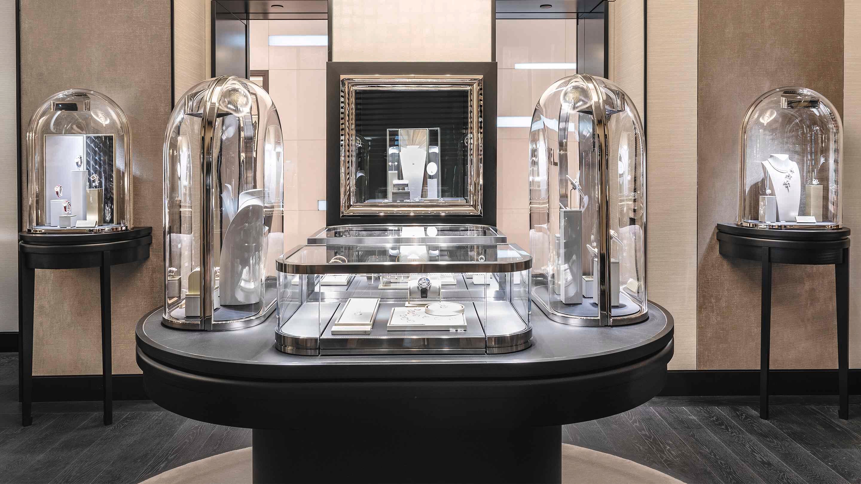 Paris boutique present the main area view, Van Cleef Arpels