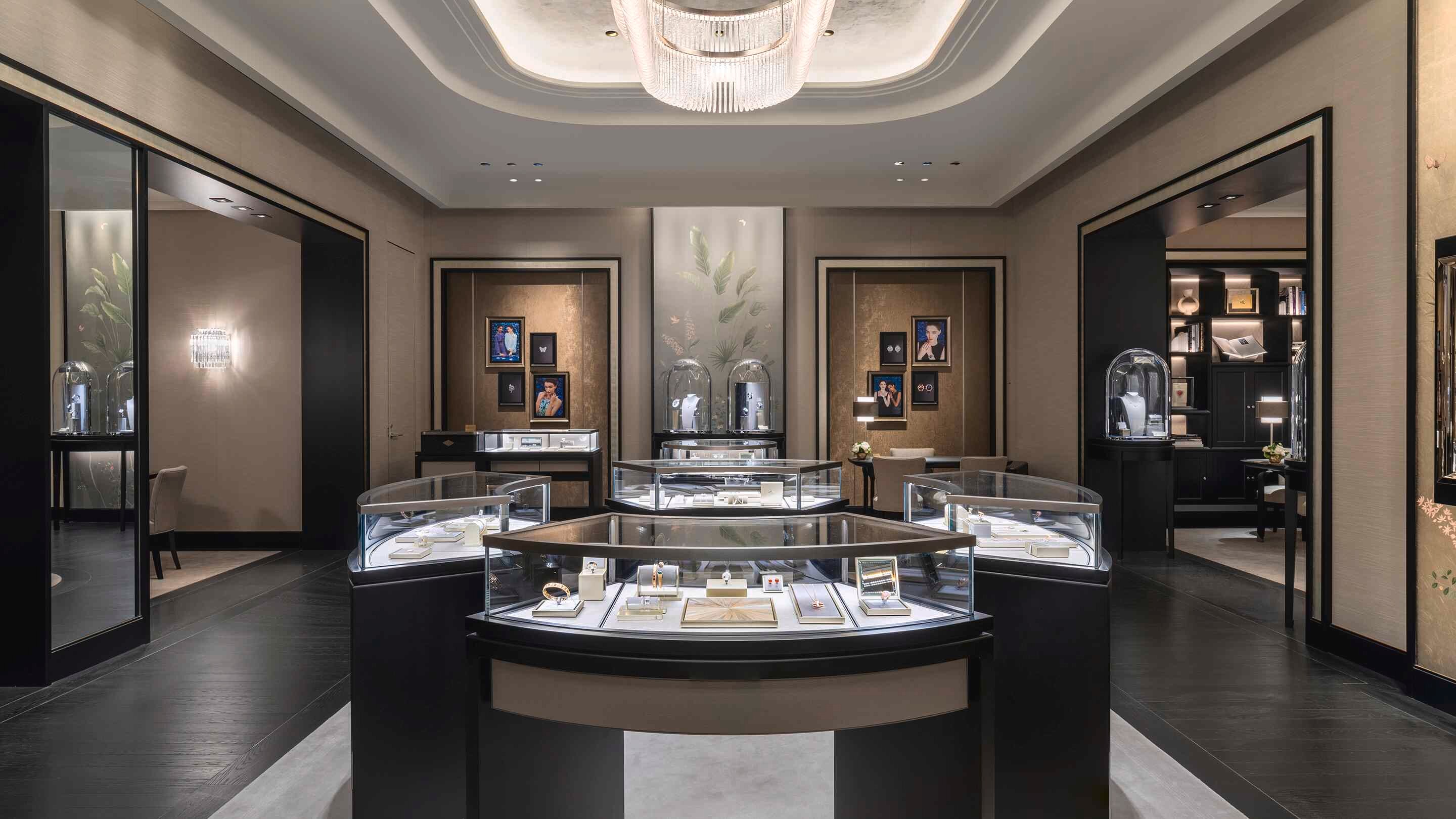 Costa Messa boutique present the main area view, Van Cleef Arpels