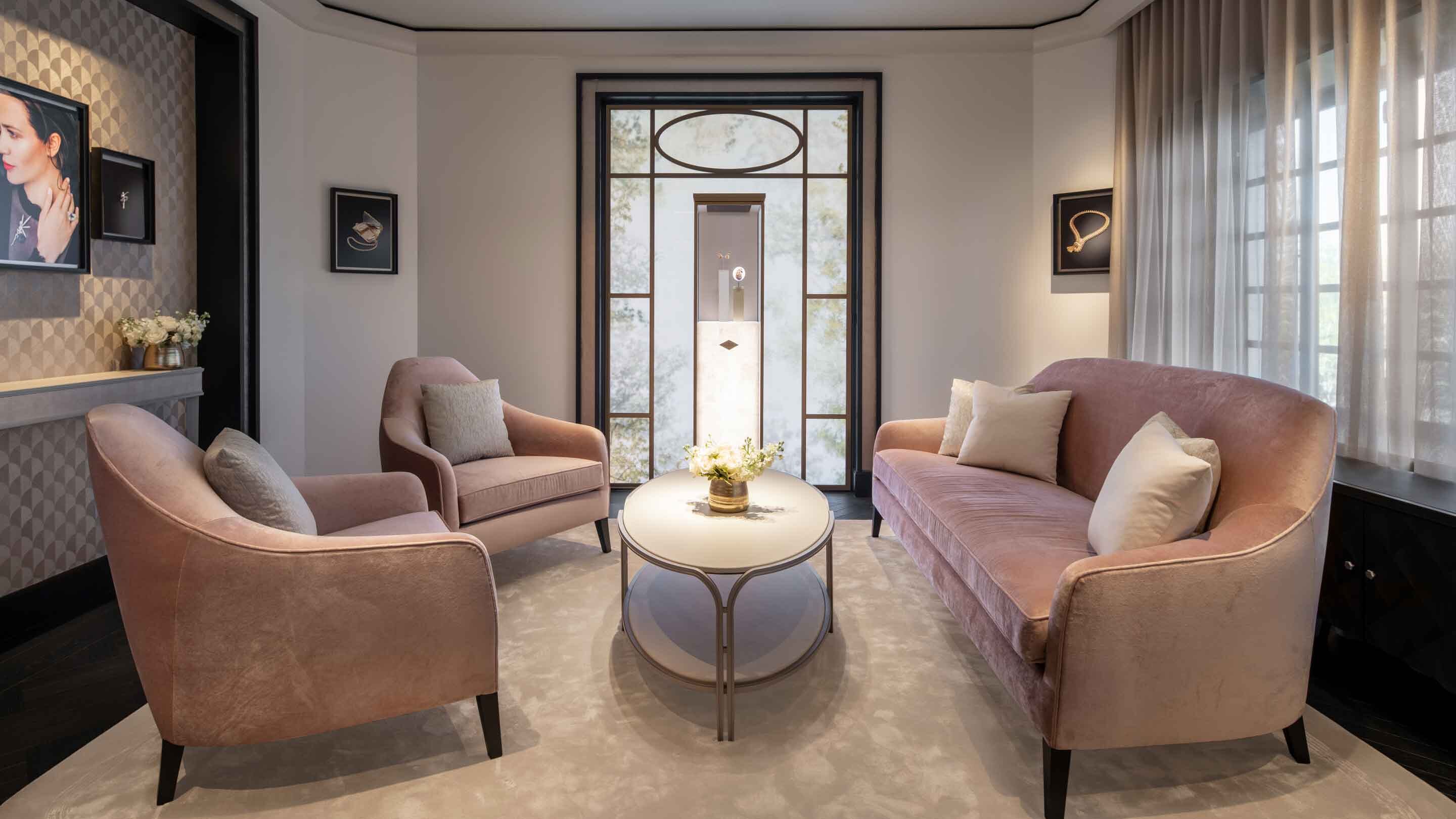 Dallas highland park village boutique present the salon view, Van cleef and Arpels