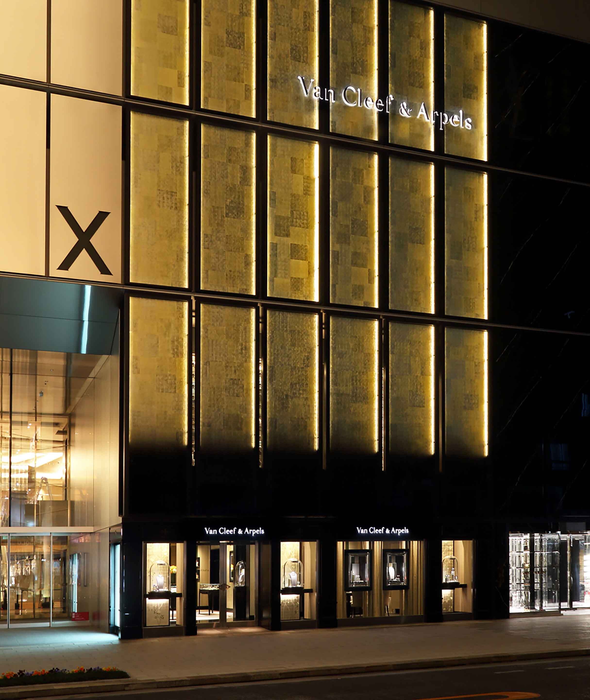 Tokyo ginza 6 boutique present the facade view, van cleef and arpels