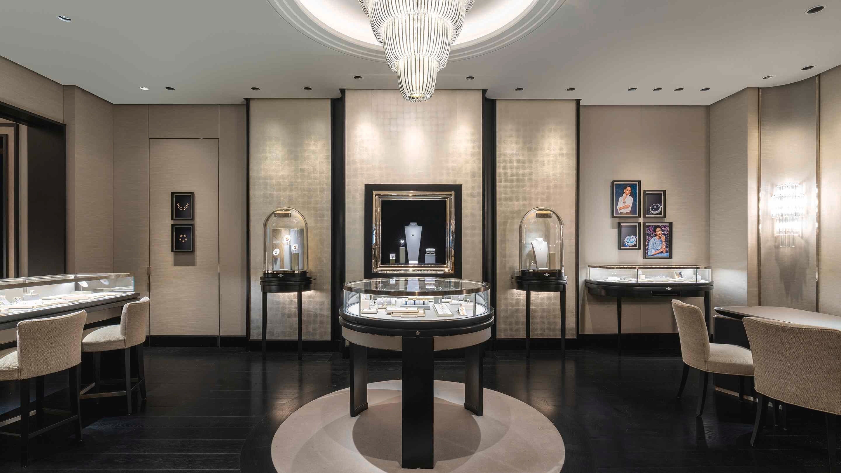 San Diego boutique present the main aera view, Van Cleef Arpels