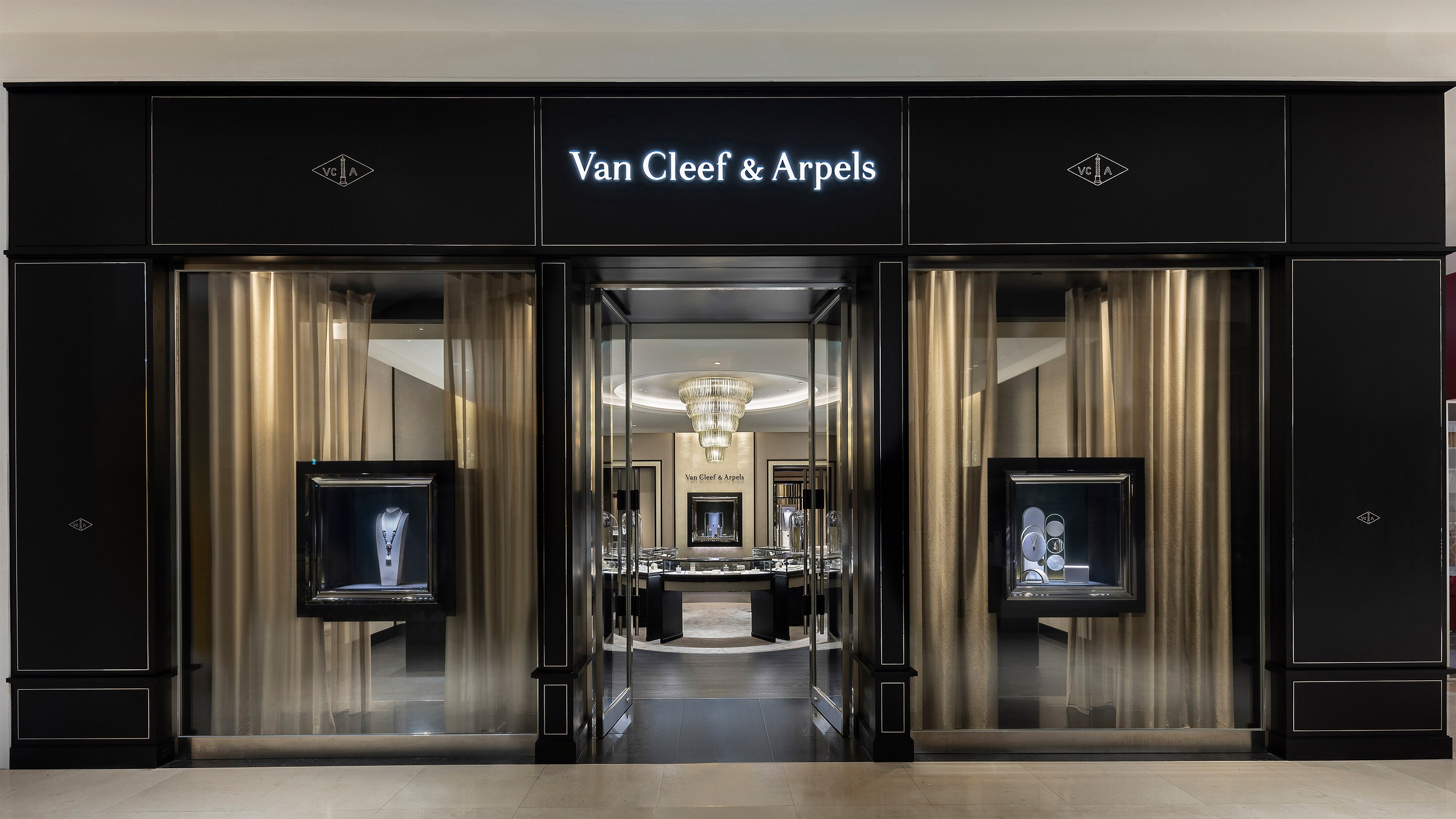 kaohsiung hanshin arena boutique present the facade view, van cleef and arpels