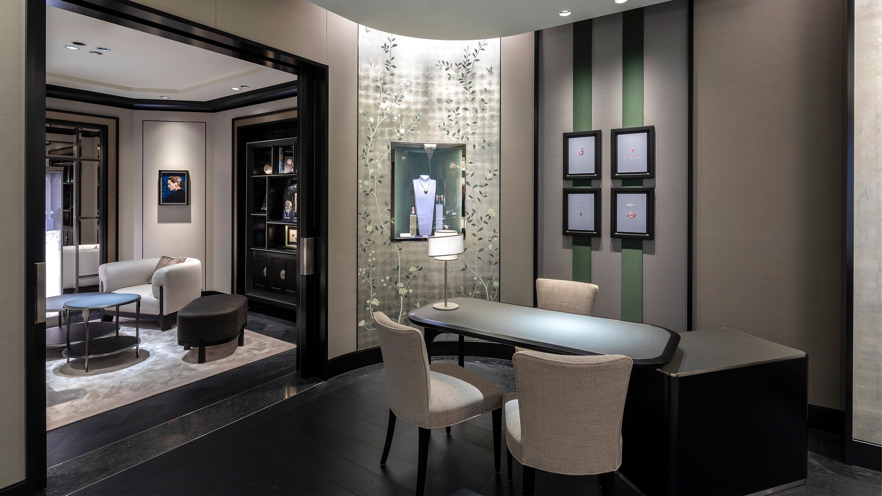 Hankyu Umeda boutique present the sales aera view, van cleef and arpels