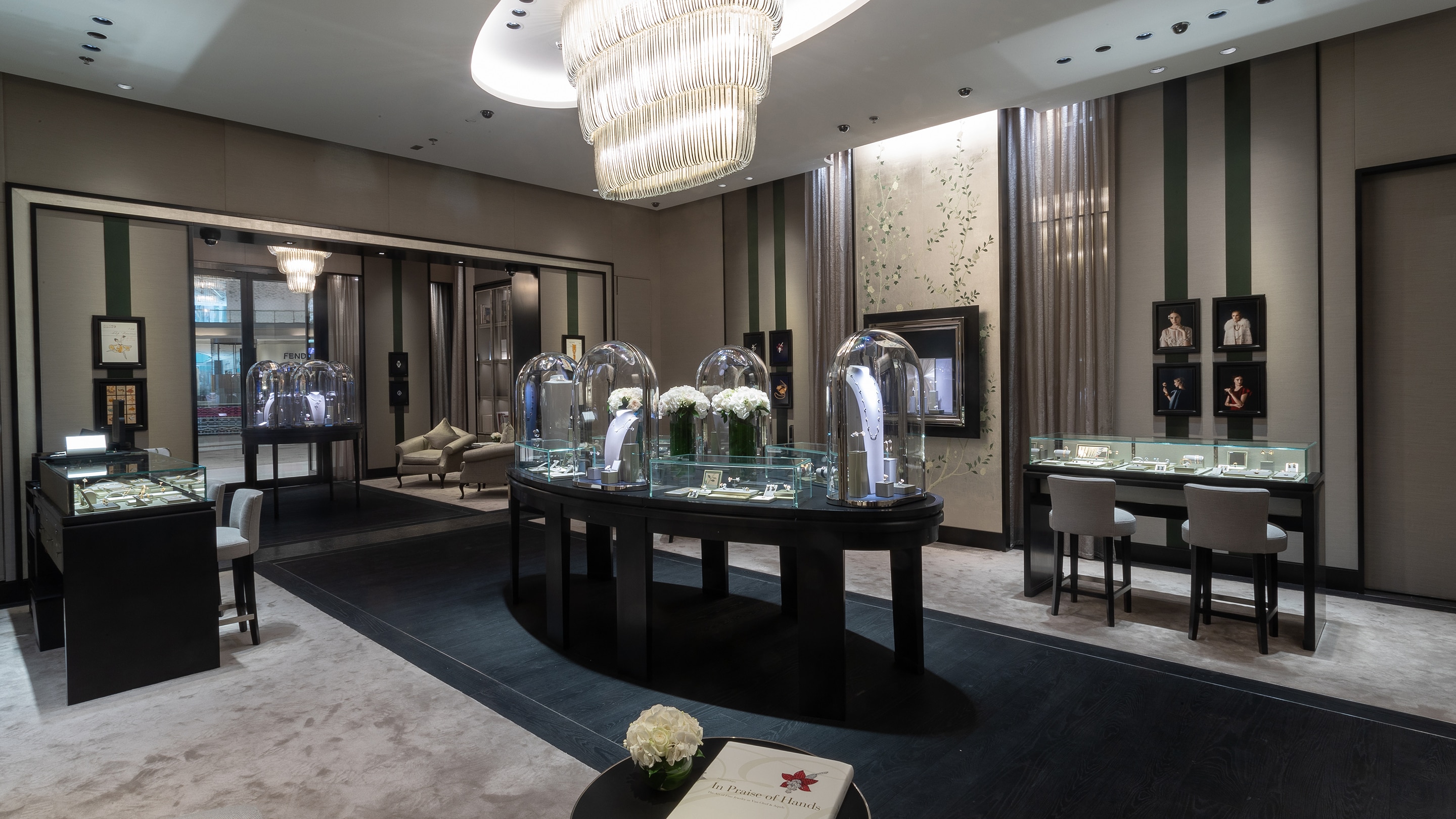 dubai mall 2 fashion avenue boutique present interior view, Van Cleef & Arpels