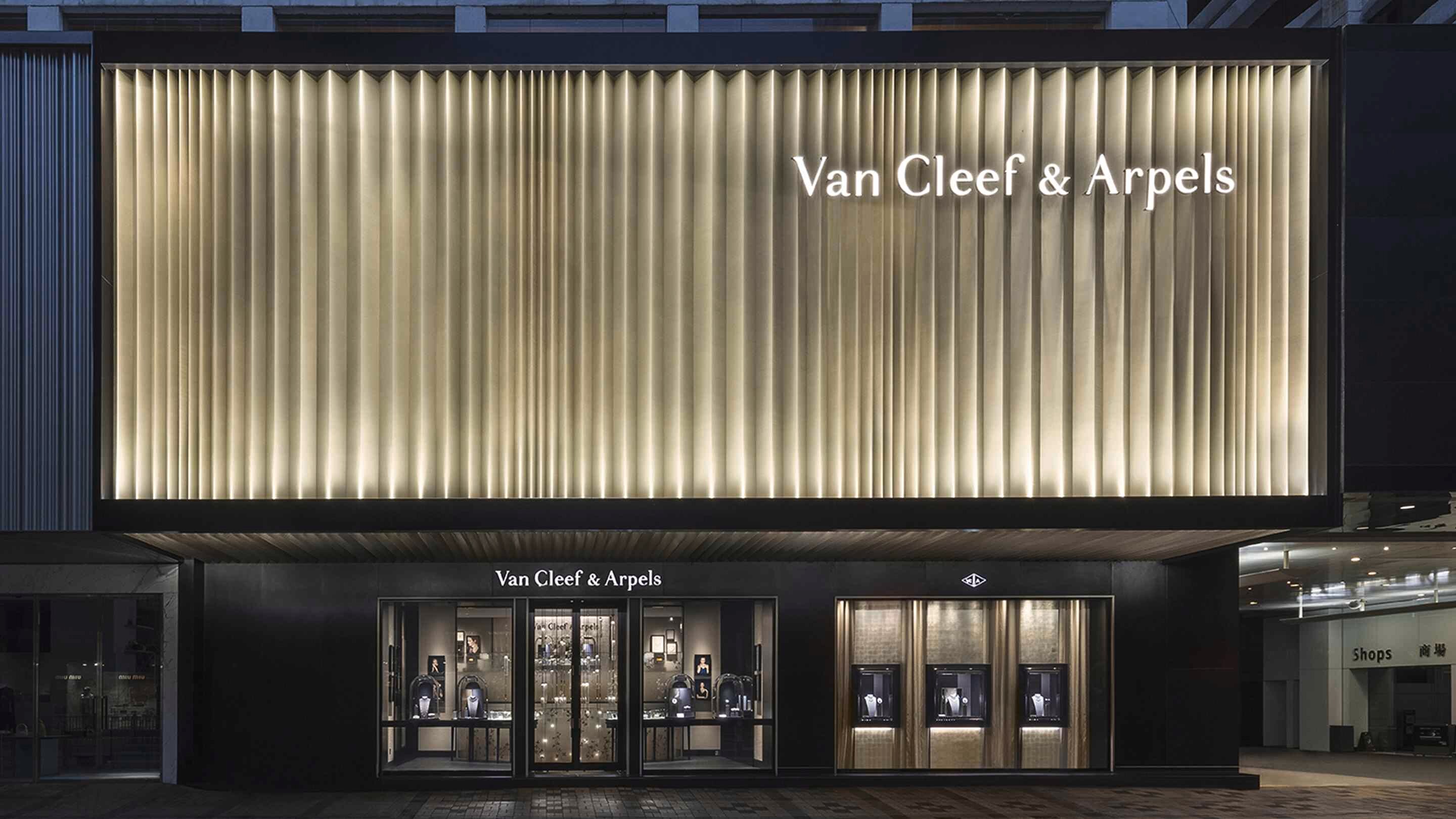 Hong Kong boutique present the representative view, Van Cleef Arpels