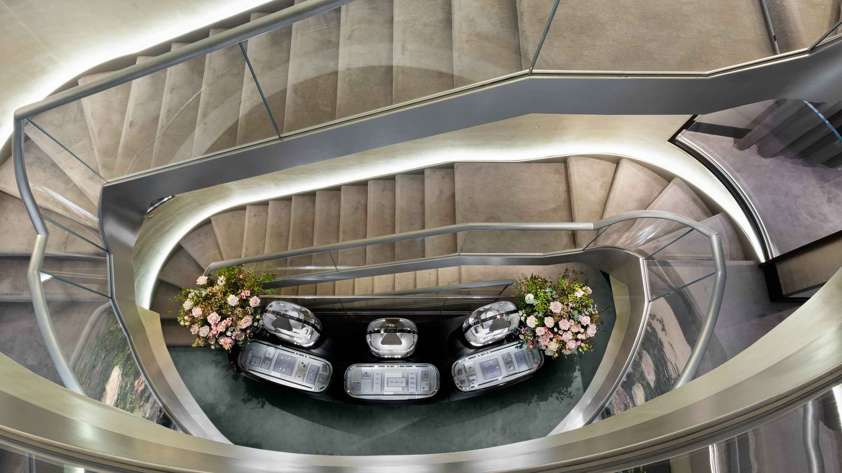 London New Bond Street boutique present the stairs view, Van Cleef And Arpels