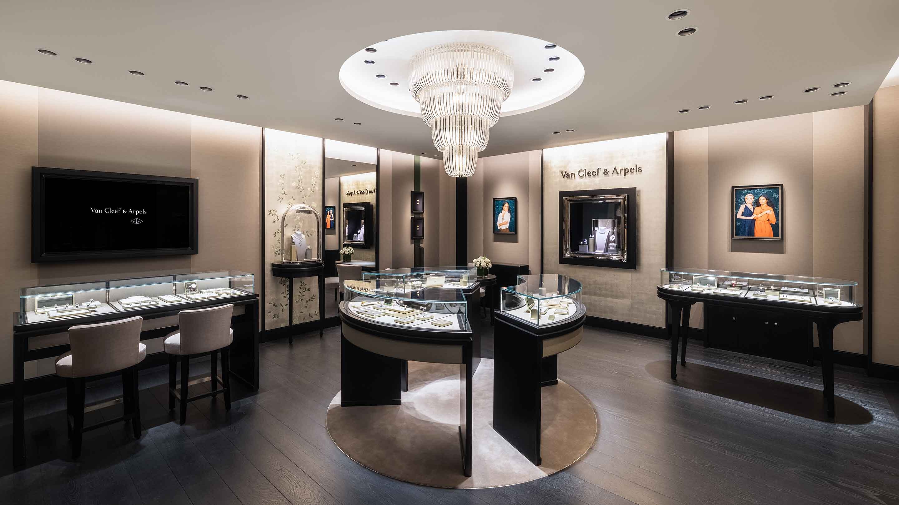 Seoul, galleria boutique present the main area view, Van Cleef & Arpels.