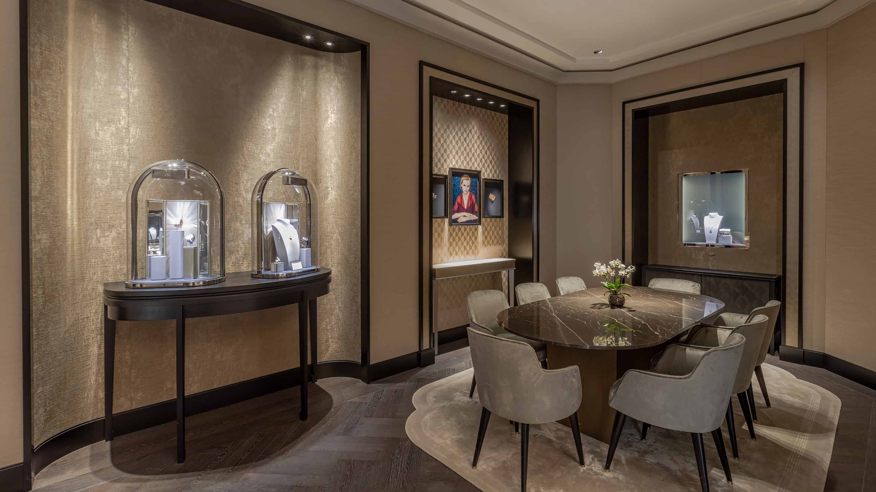 Dubai vendome mall lusail present the dining room view, Van cleef and Arpels