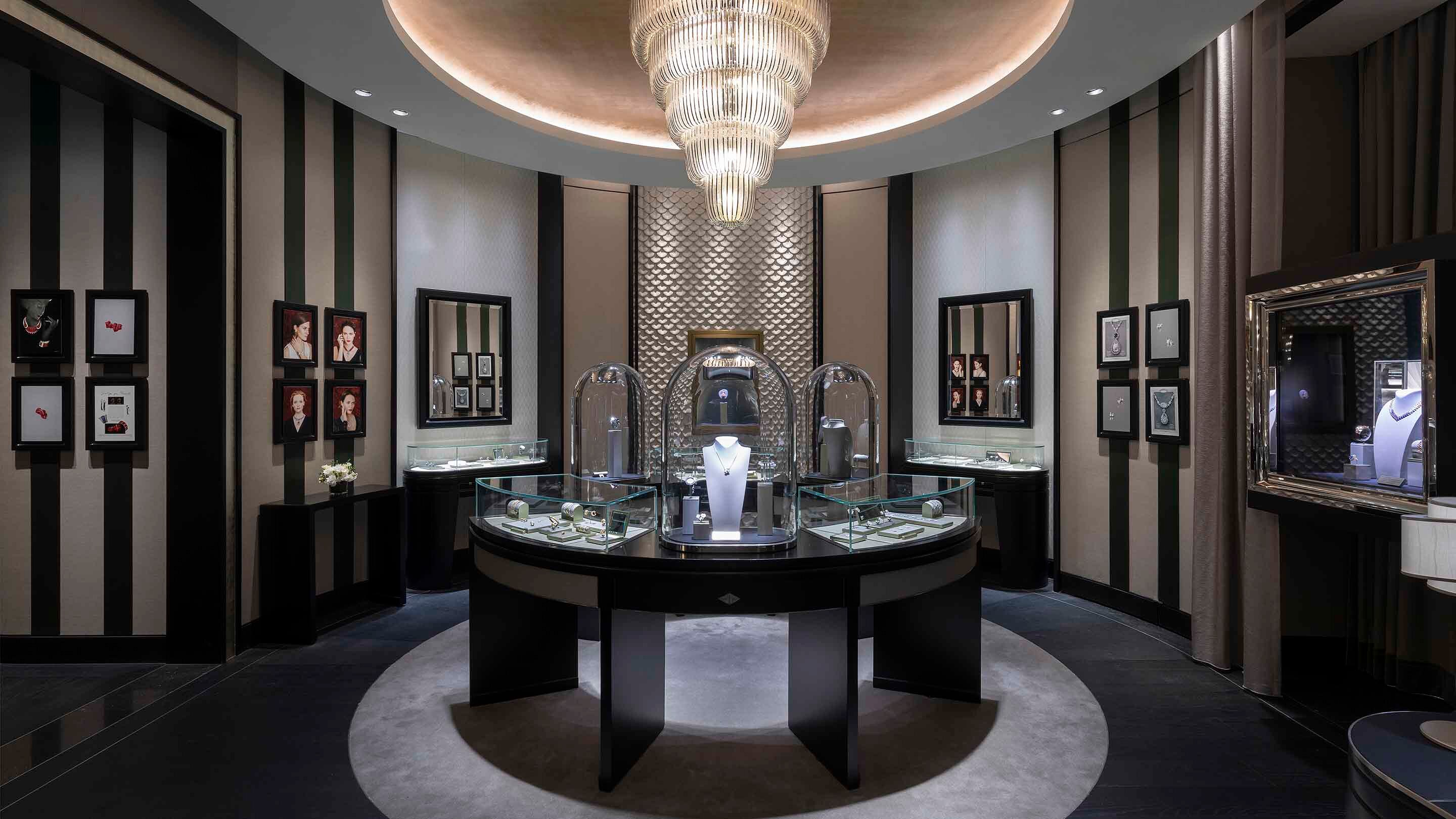 Tapei 101 boutique present the main aera view, Van Cleef And Arpels