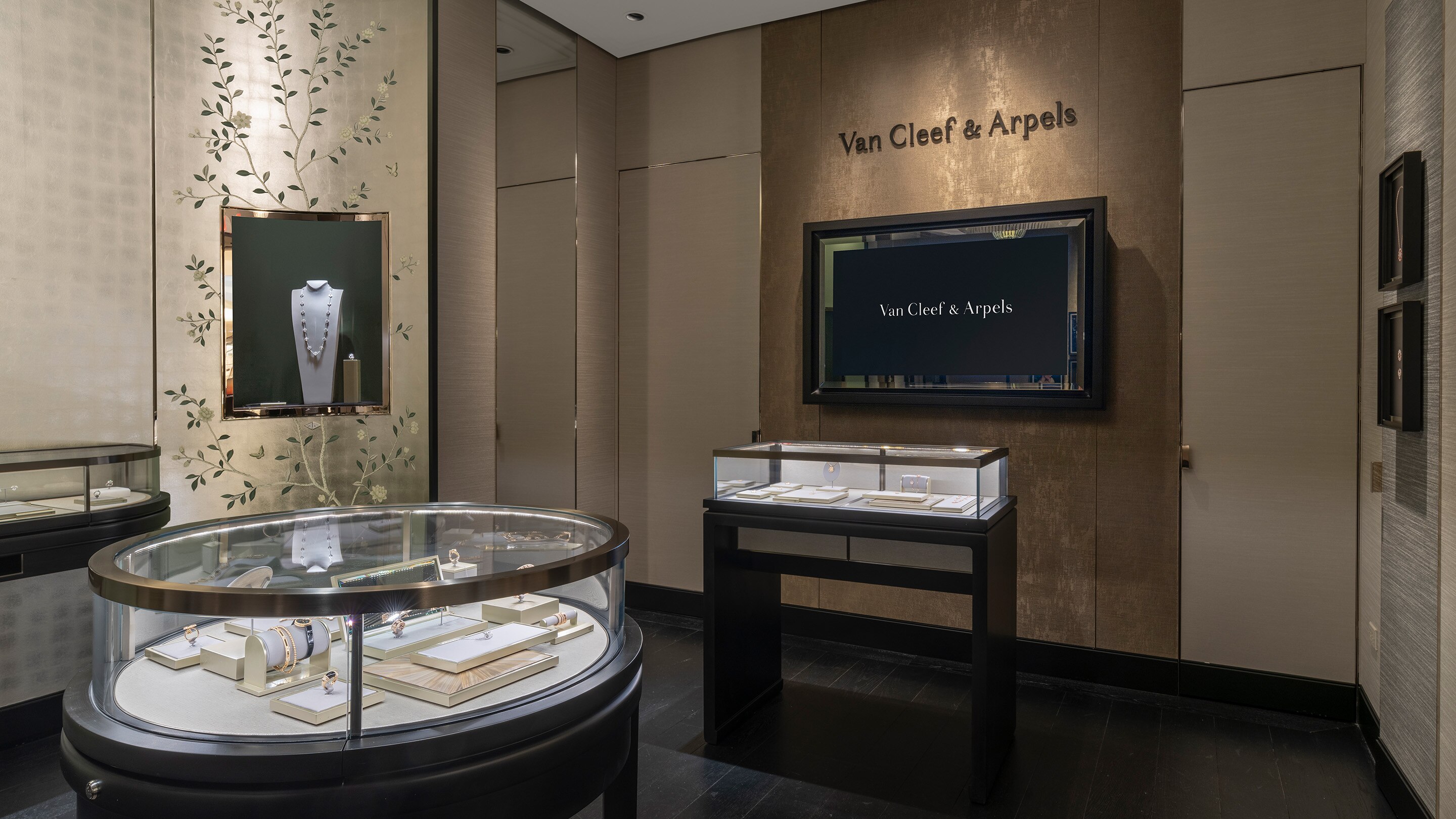 Austin - Neiman Marcus Boutique, present the Sales Area view, Van Cleef & Arpels