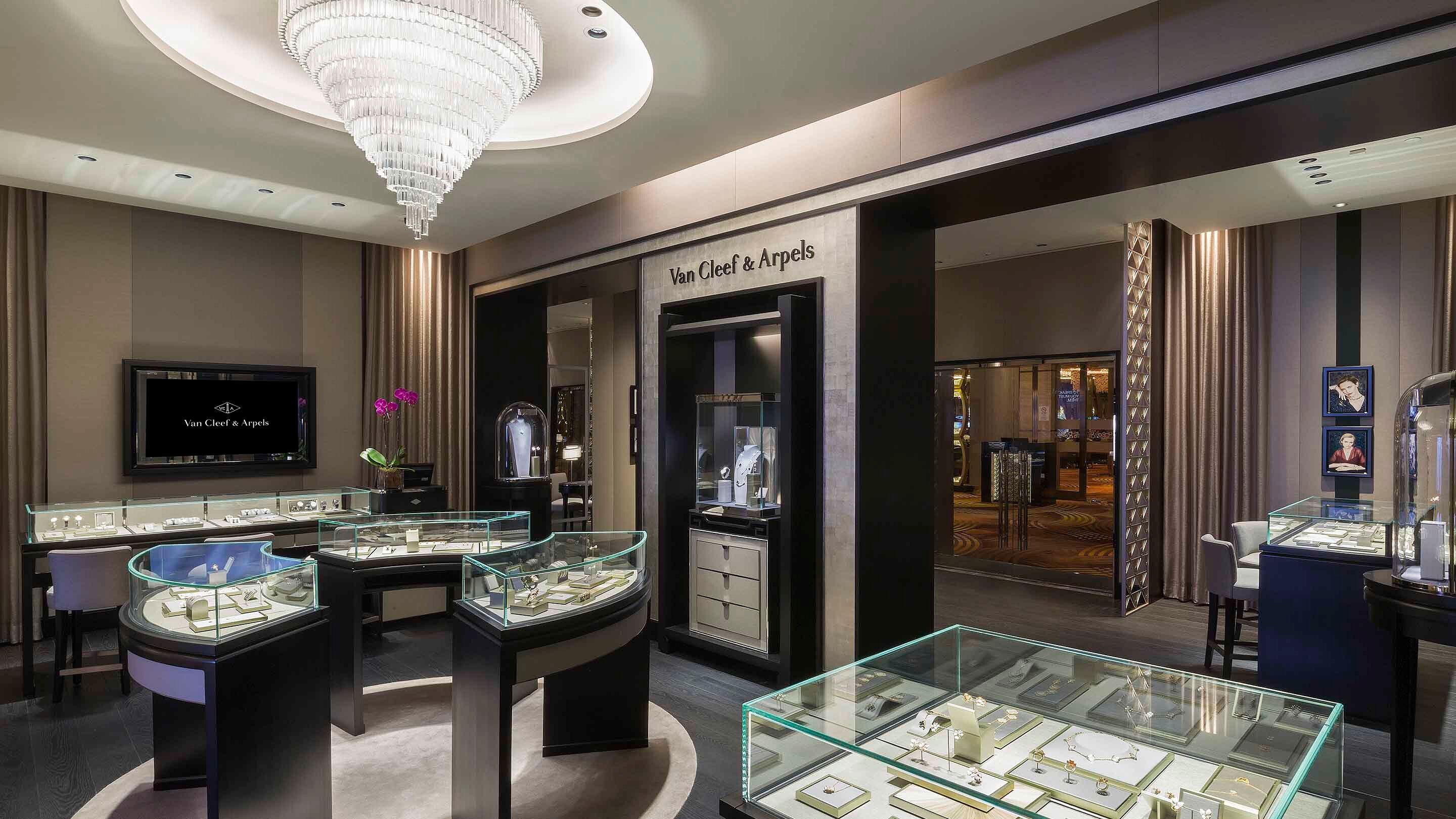 Macau, DFS City of dream boutique present the interior main area 1 view. Van Cleef & Arpels.