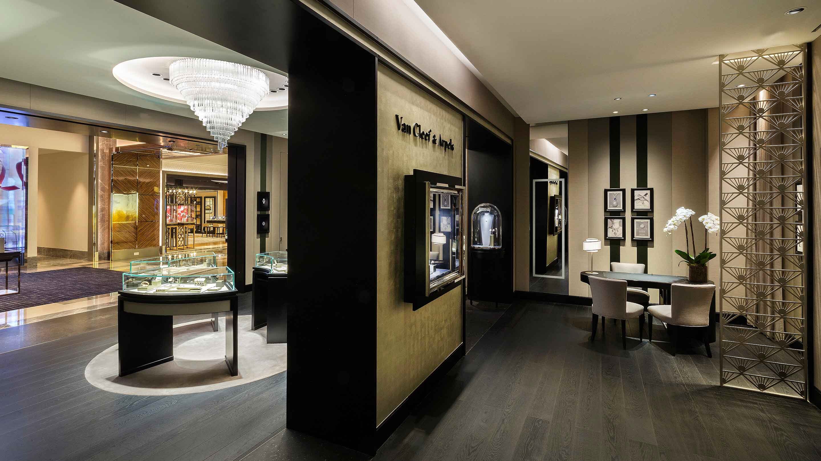 Macau, DFS City of dream boutique present the interior main area 2 view. Van Cleef & Arpels.