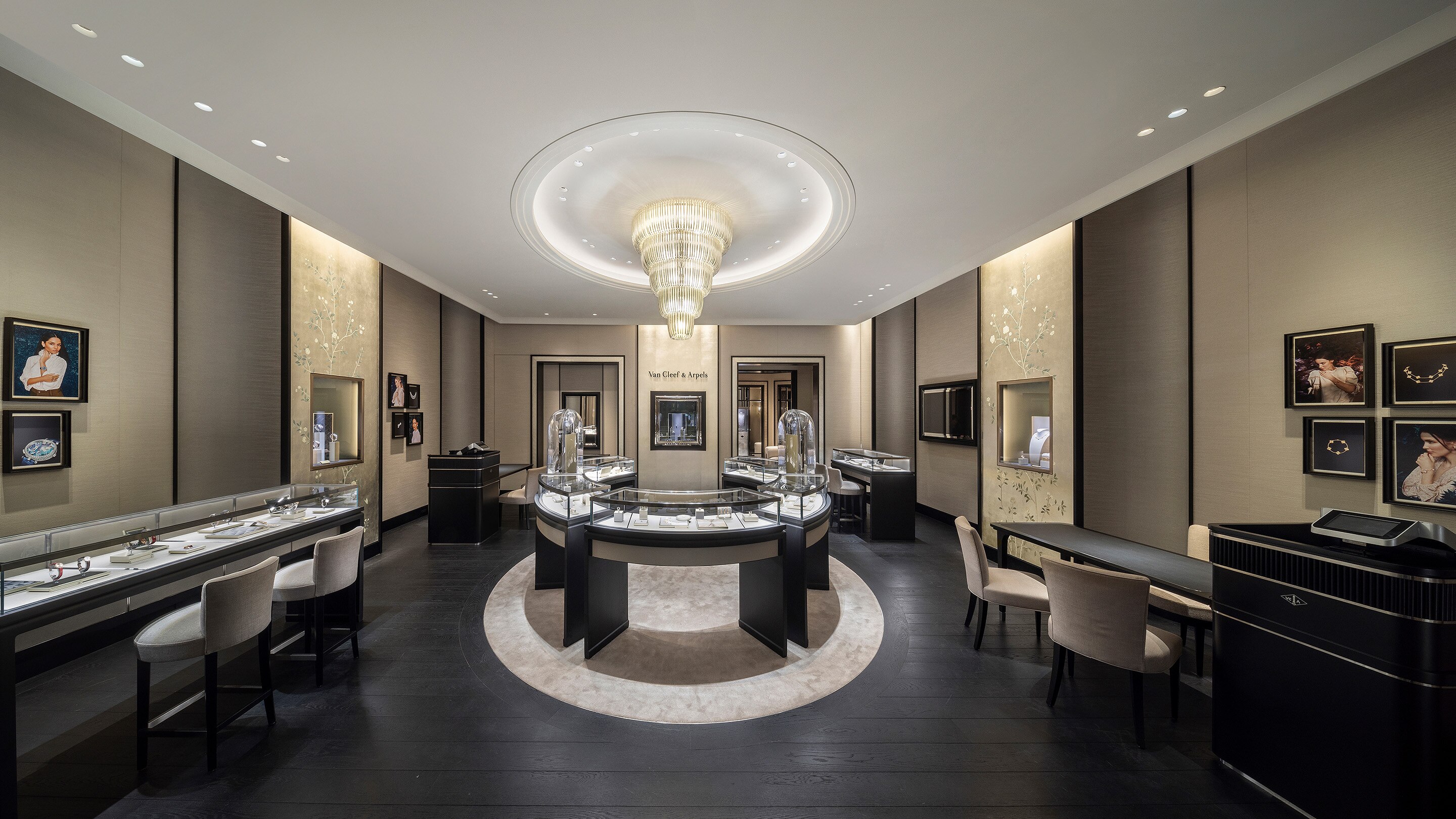 kaohsiung hanshin arena boutique present the main aera view, van cleef and arpels