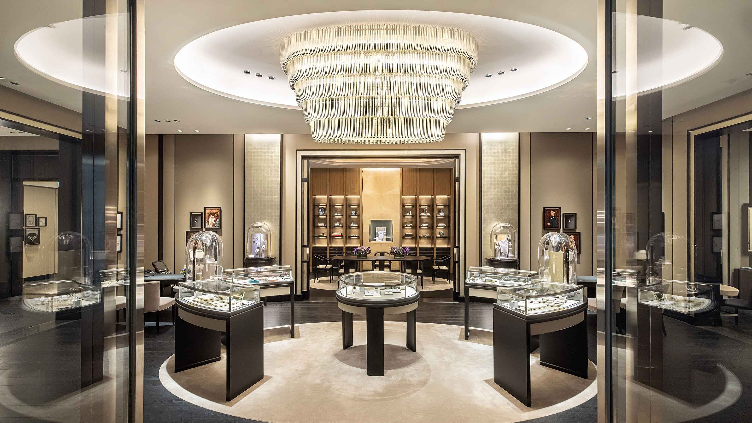 Taipei xin yi boutique present the facade view, van cleef and arpels