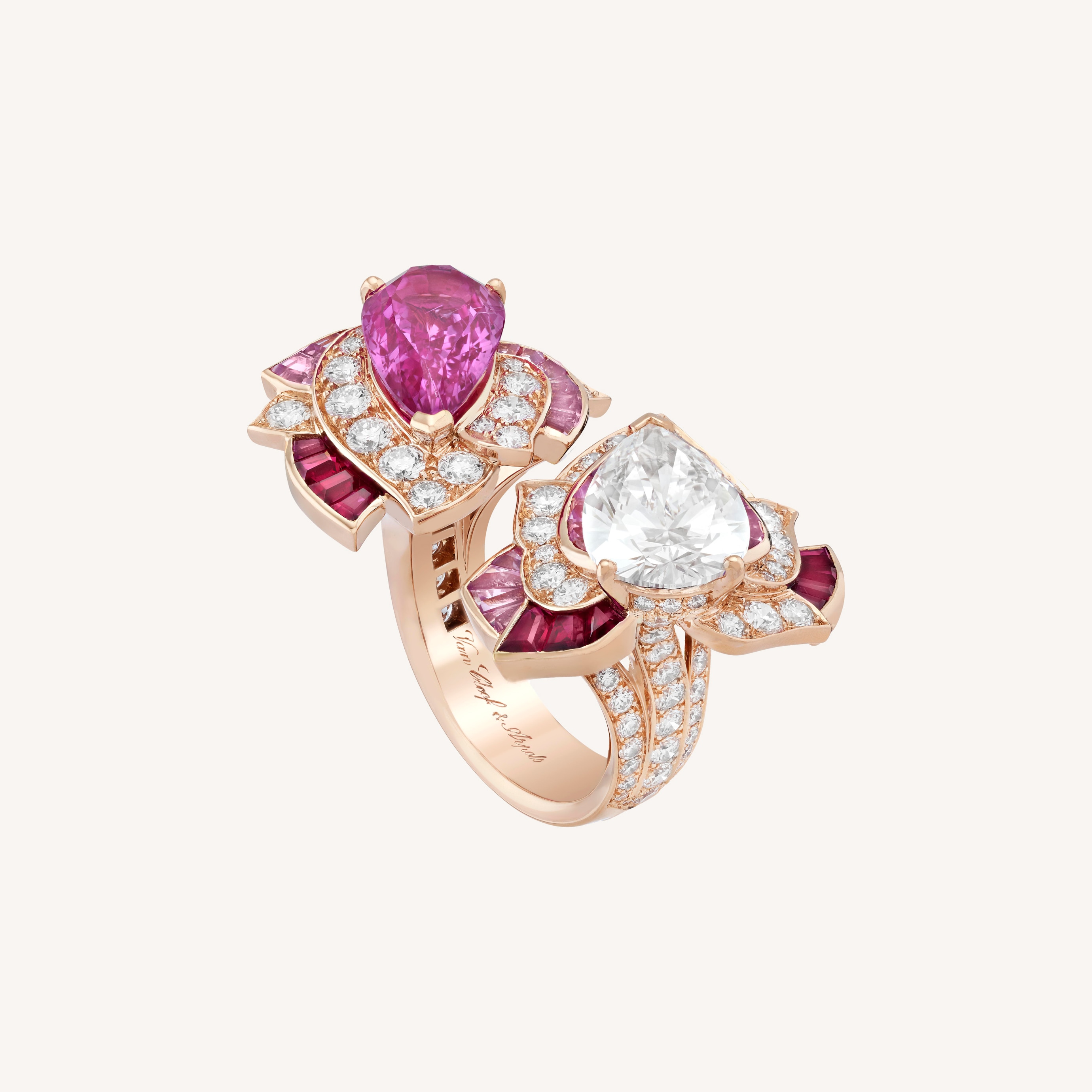 Between the Finger rings, a Van Cleef & Arpels tradition since the