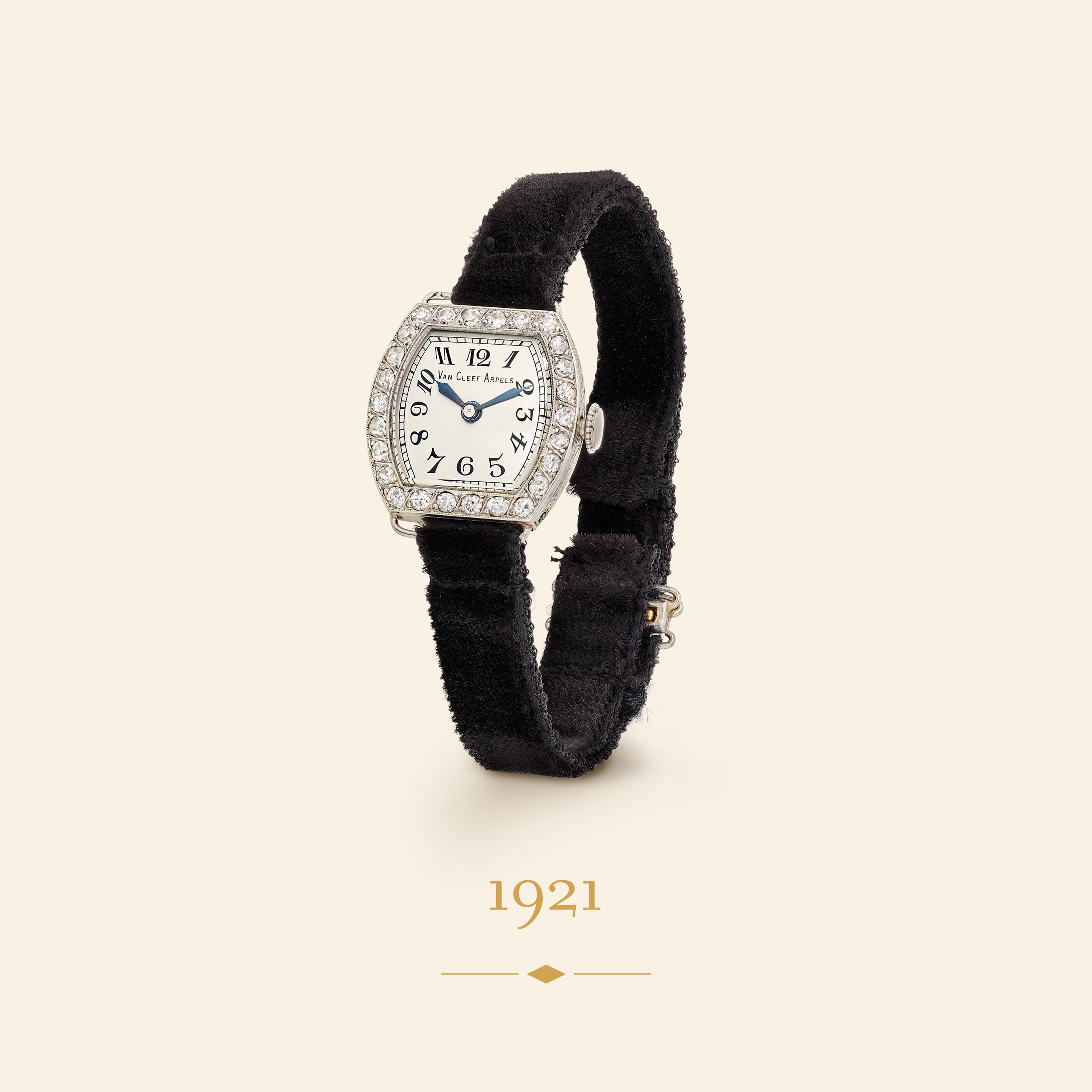 Wristwatch, 1921. Platinum, diamonds, velvet. Van Cleef & Arpels Collection.