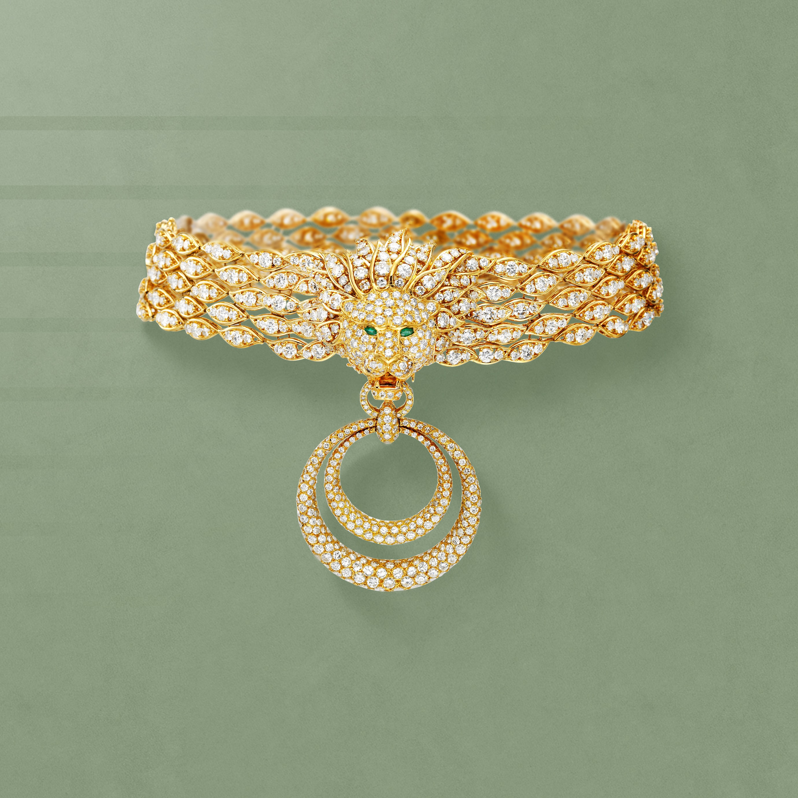 Barquerolles necklace, 1971. Transformable into two bracelets, detachable pendant-clip. 18K yellow gold, emeralds, diamonds. In the former collection of Elizabeth Taylor. Van Cleef & Arpels Collection.