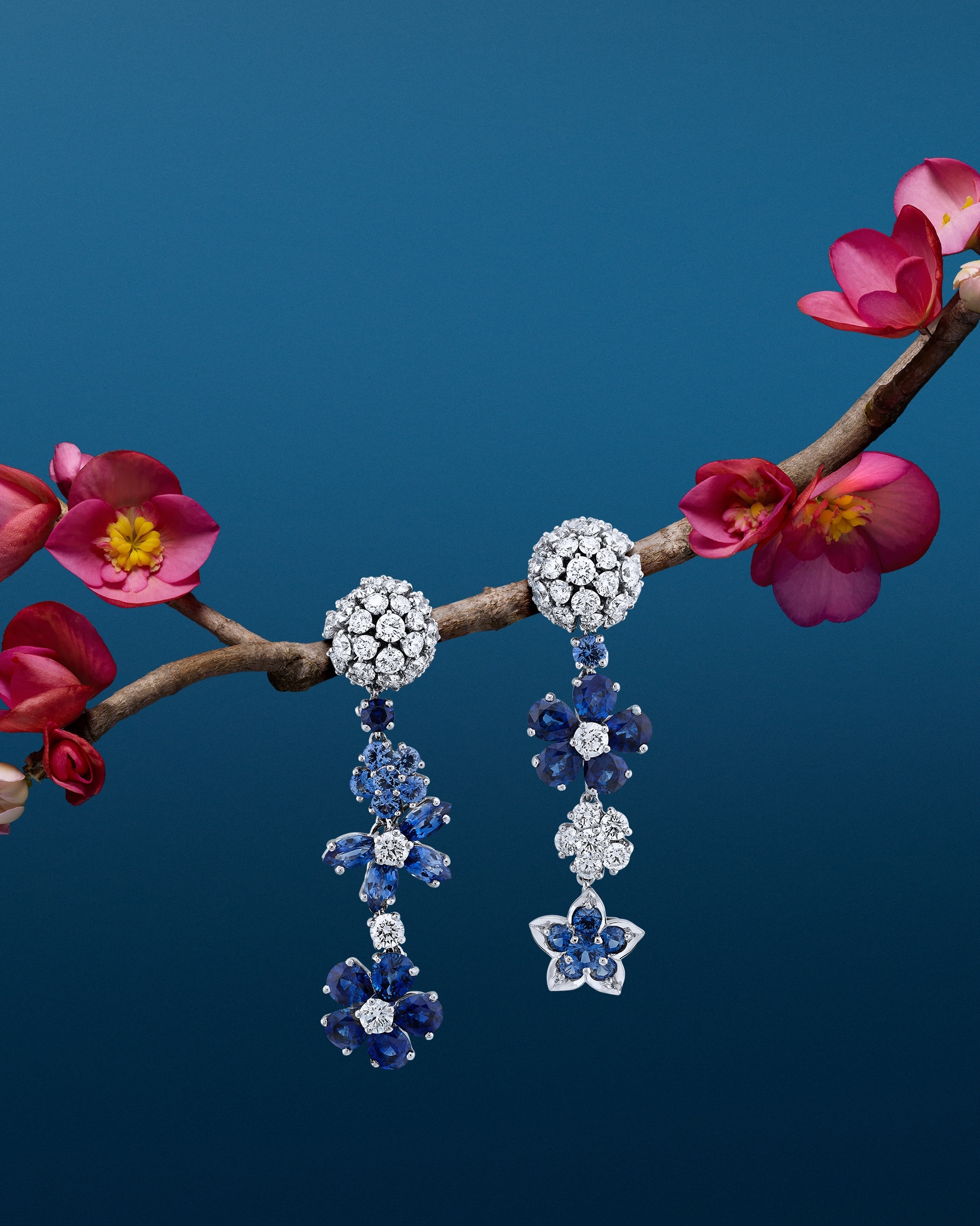 Folie des Présᵀᴹ系列,白K金,鑽石,藍寶石。Folie des Présᵀᴹ系列,Van Cleef & Arpels梵克雅寶。