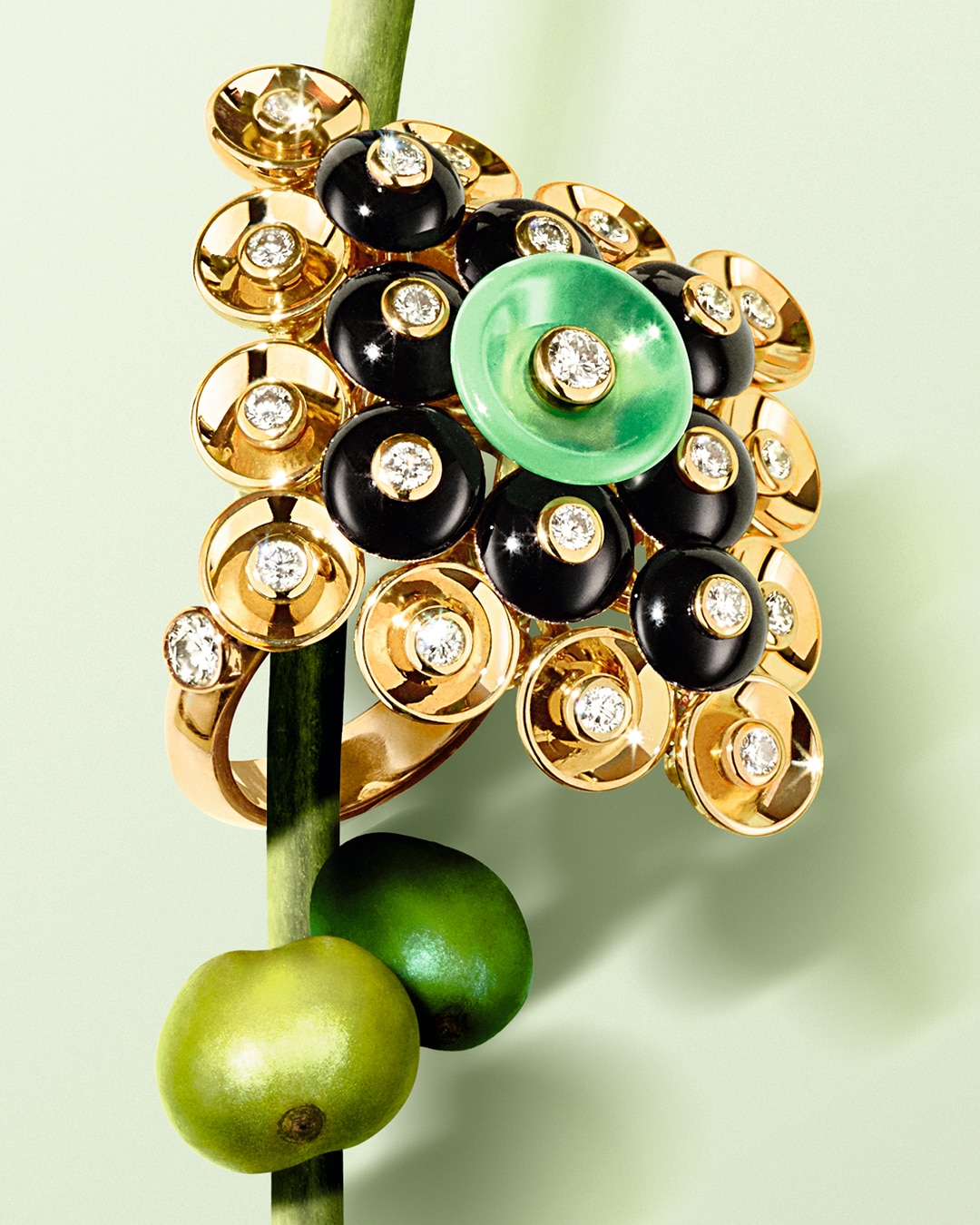 Bouton d’or ring, 18K yellow gold, chrysoprase, onyx, diamonds. Bouton d'or collection, Van Cleef & Arpels.