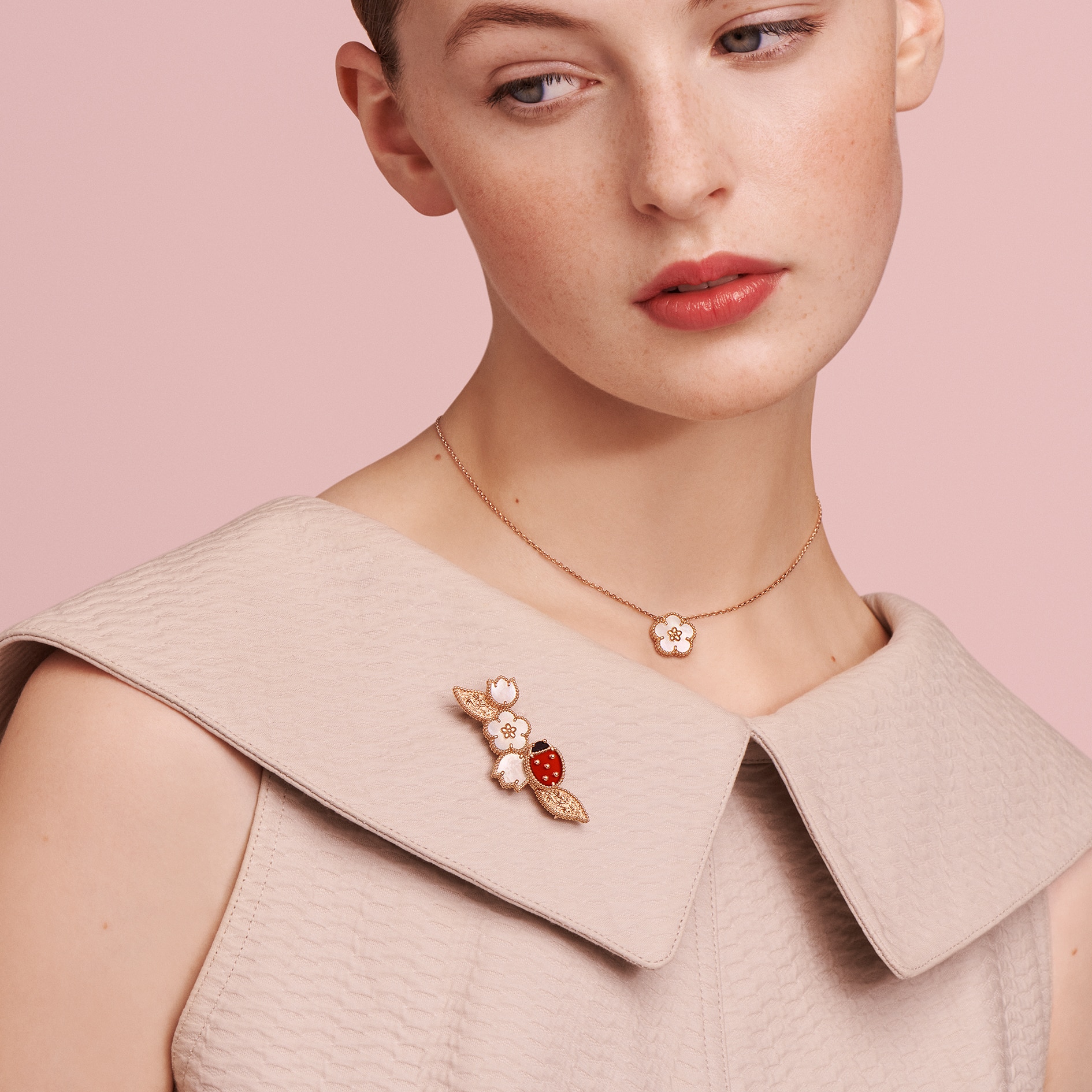 Van Cleef & Arpels - Lucky Spring Between The Finger Ring - Ring Woman Pink gold/Carnelian/Mother-of-Pearl