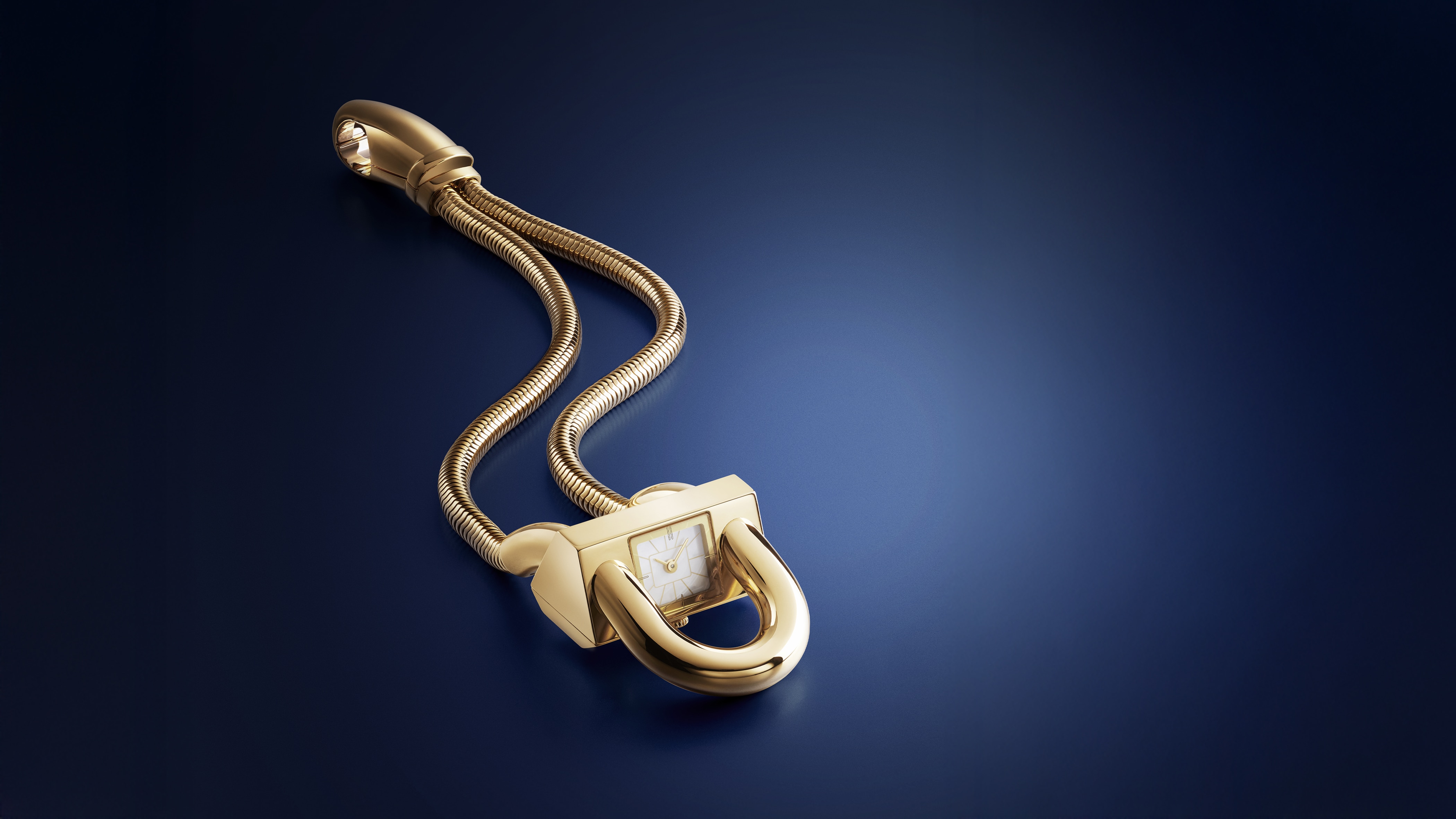 Cadenas watch, 18K yellow gold, mother-of-pearl, quartz movement. Cadenas collection, Van Cleef & Arpels.