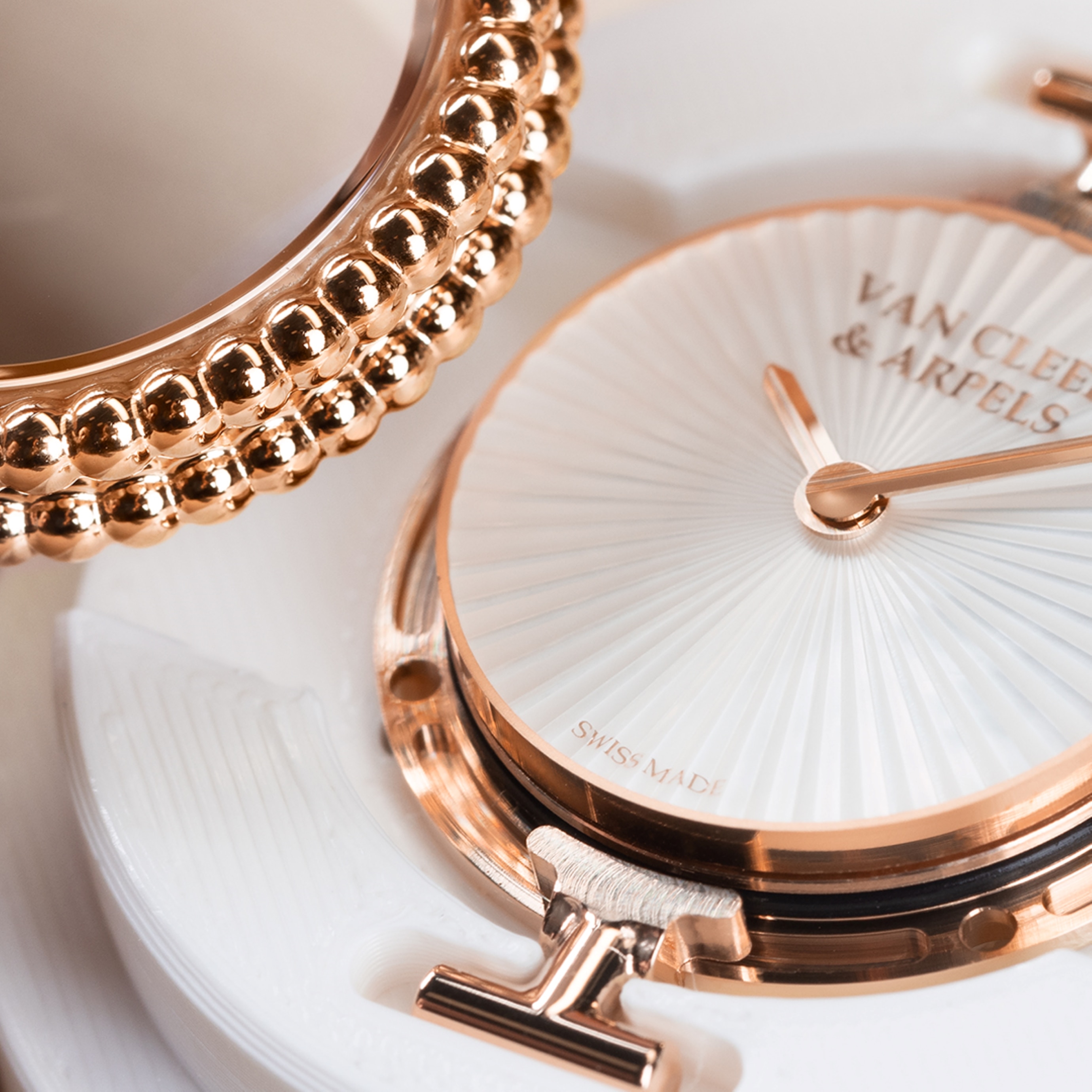 密封錶殼,Van Cleef & Arpels 梵克雅寶。