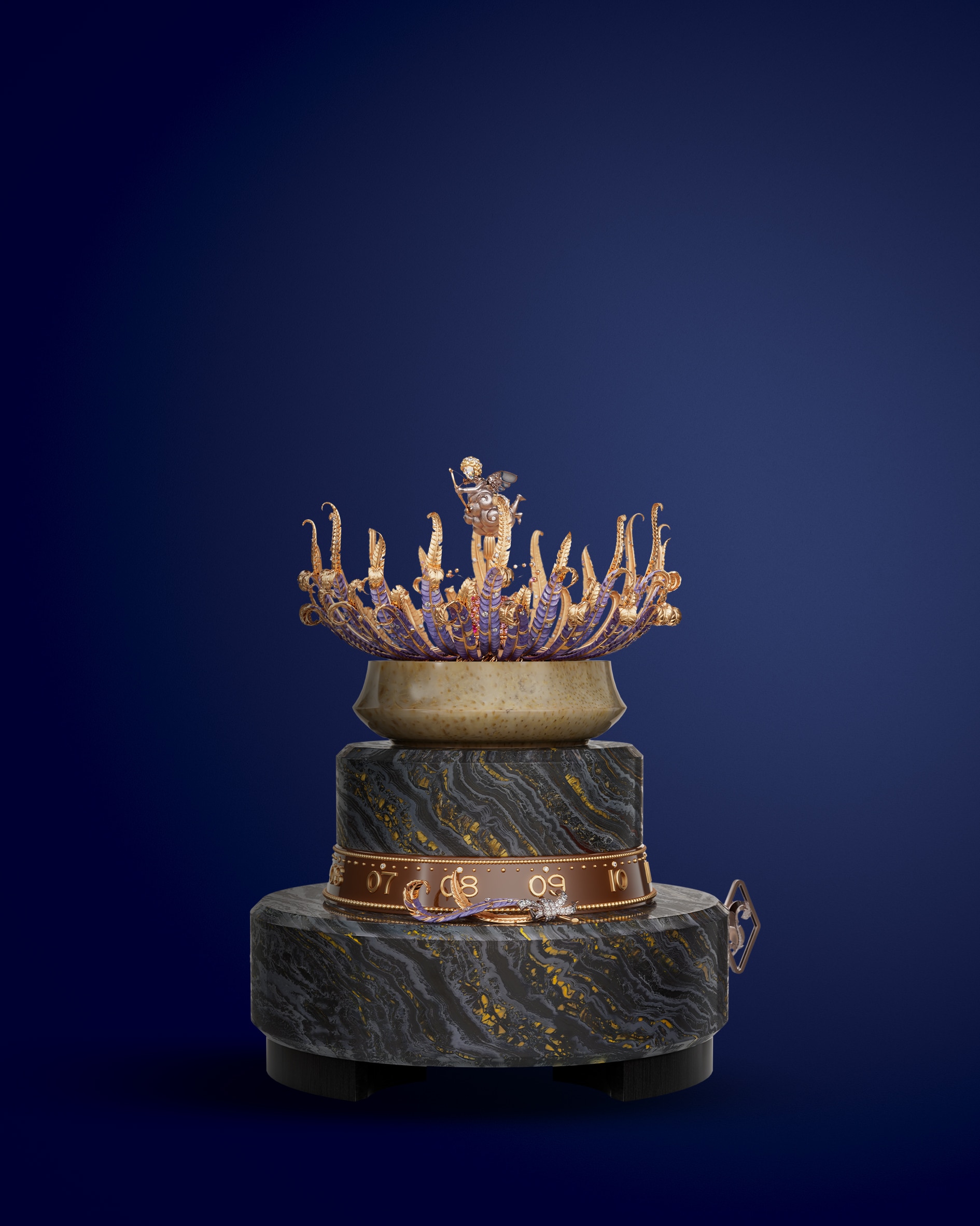 Naissance de l’Amour 自動機械裝置,玫瑰金,白K金,黃K金,粉紅色藍寶石,鑽石,鐵虎眼石,石化棕櫚樹,琺瑯,彩漆,黑檀木,皮革,鋁,精鋼。自動機械裝置及機械機芯,360度旋轉環設有12小時功能,8日動力儲存,配有旋律的按需動畫功能。Extraordinary Object™ 非凡臻品系列,Van Cleef & Arpels 梵克雅寶。